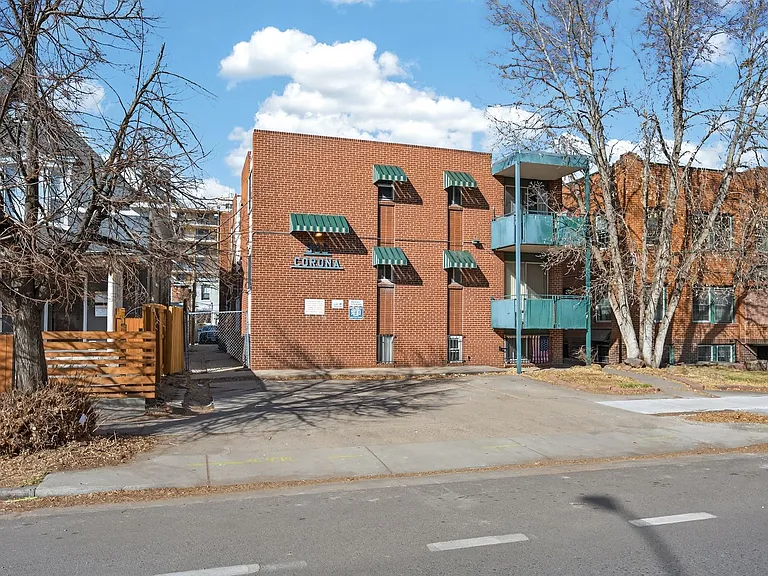 985 N Corona St #202 — Photo 18
