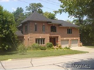 1st image of 210 W 4th St