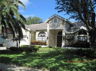 3378 Lake Shore Ln, Clearwater, FL 33761