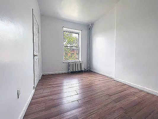 2nd image of 142 W 130th St #20