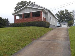 199 Fitz Henry Rd, Smithton, PA 15479