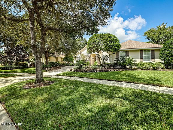 4th image of 261 PINEHURST POINTE Drive