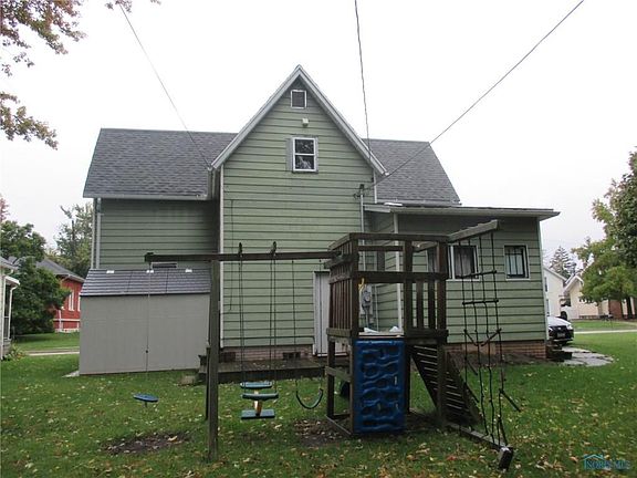 2nd image of 850 Woodlawn Ave