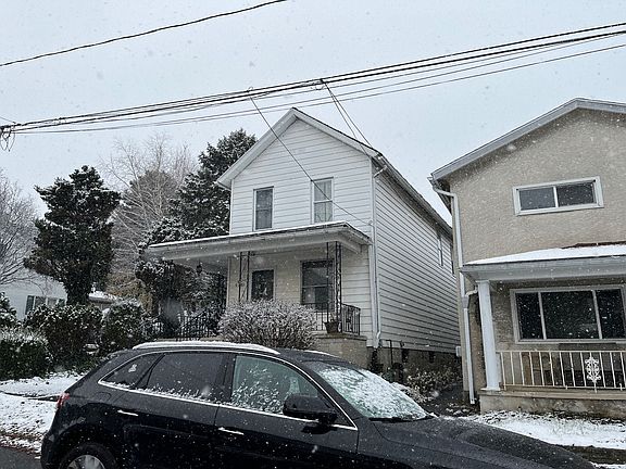 2nd image of 515 N Hyde Park Ave