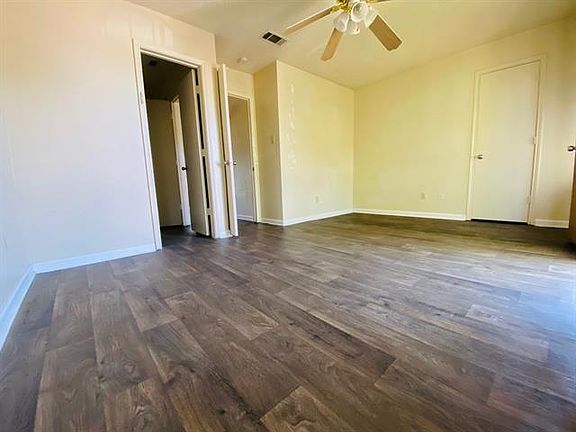 4th image of 300 Kings Way Dr APT C