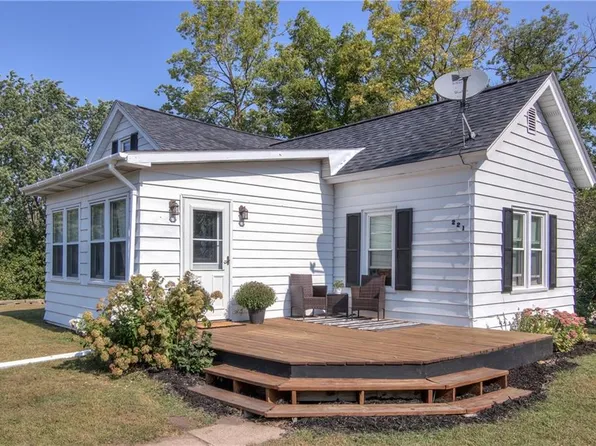 221 Pine Street, Chippewa Falls, WI 54729