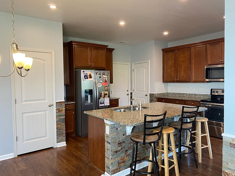 2429 Miranda Dr — Photo 41
