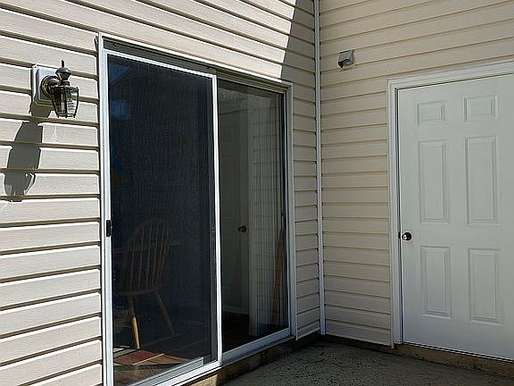 Back slider entrance