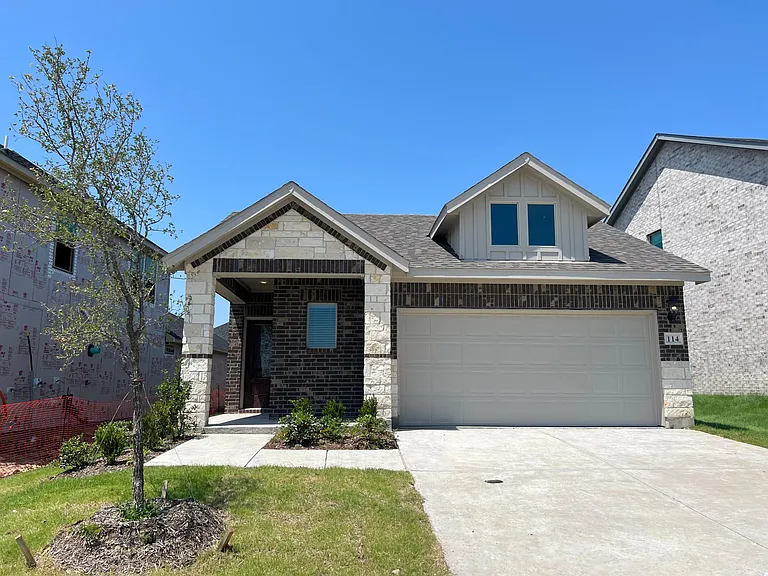 114 Mountain Meadow Ln — Photo 1