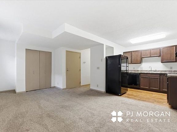 5th image of 1402 1/2 S 13th St APT 2