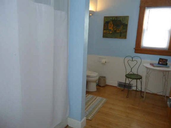 1st Floor Bath