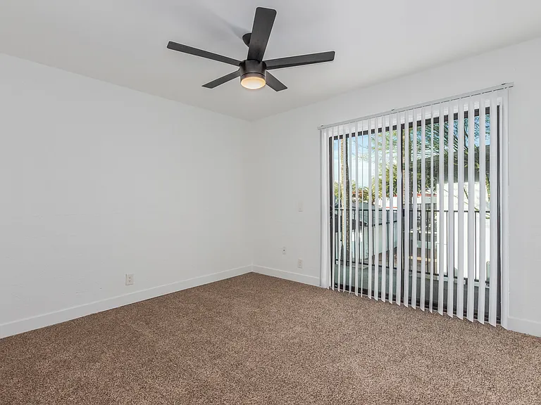 The Harlow Apartments — Photo 15