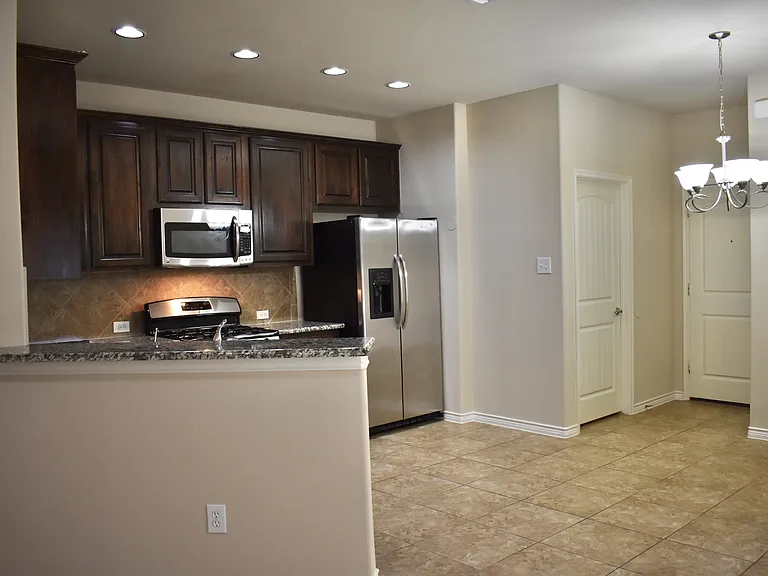 4916 Stray Creek Ln — Photo 7