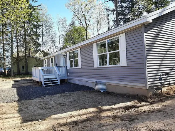 6173 Lake Ave, Wolcott, NY 14590