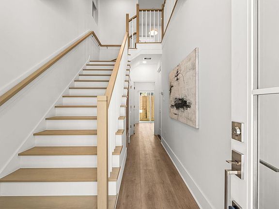 3rd image of 607 Skyland Terrace Way