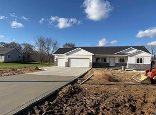 10073 Inwood Rd, Osceola, IN 46561