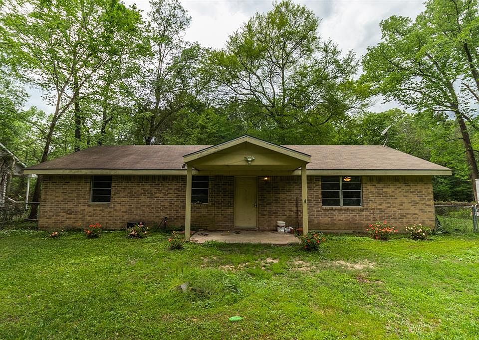 1st image of 21556 Magnolia Dr