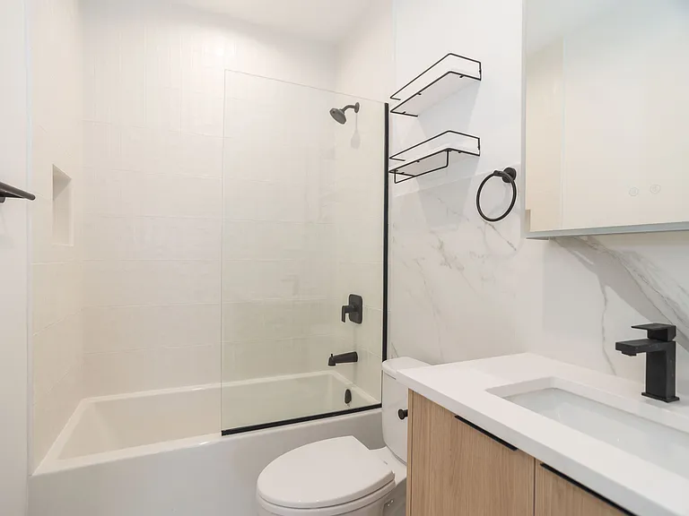 2256 N Sawyer Ave #GN — Photo 3