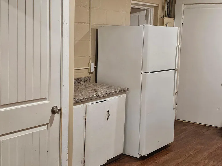 205 Mitchell Ave — Photo 2