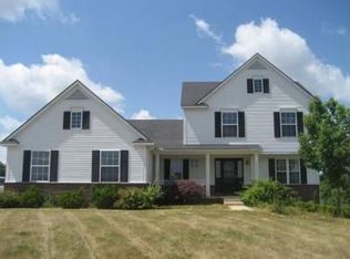 2663 Island Hills Dr, Dexter, MI 48130