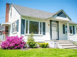 81 Henry Ave, Nazareth, PA 18064