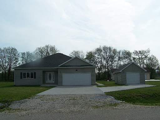 1st image of 115 W Foley Dr