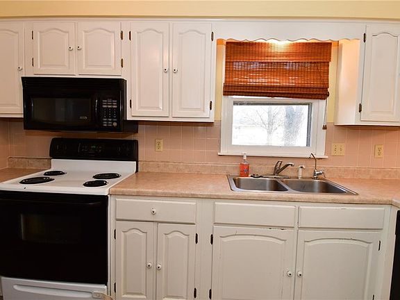5th image of 7729 Hollybrook Ln