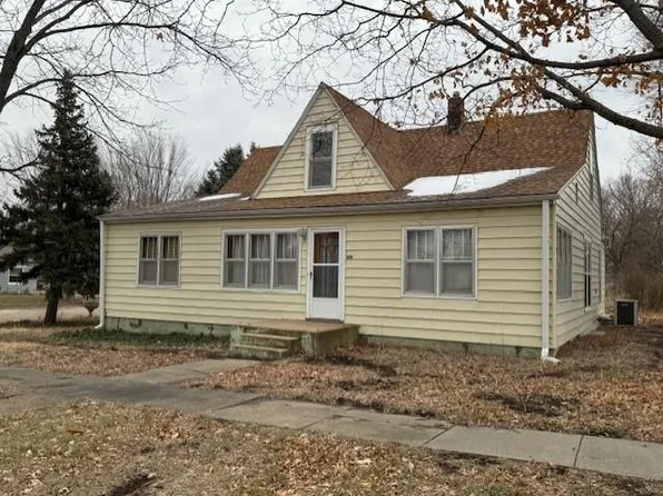 509 E 1st St, Glasco, KS 67445