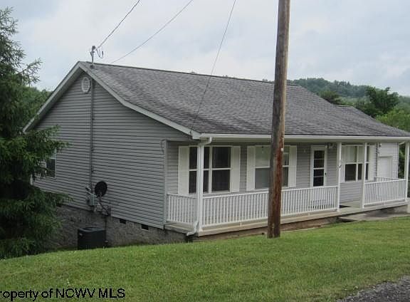 3rd image of 142 Kerry Way