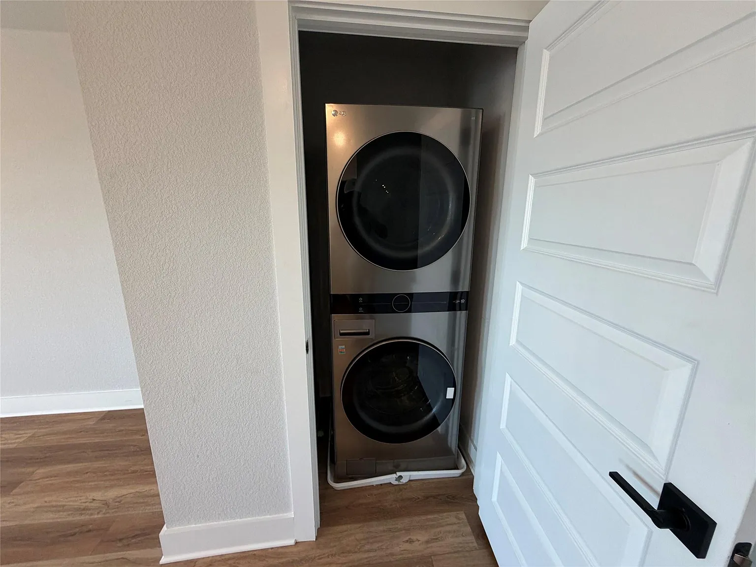 1 bed, 1.0 bath, 1200 sqft, $1,500 — Photo 4