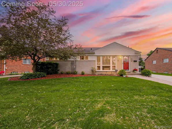 31240 Westfield St, Livonia, MI 48150