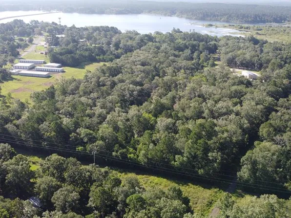 359 Mallard St, Hemphill, TX 75948