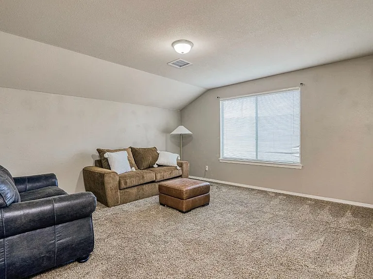 7413 Red Cedar Dr — Photo 60