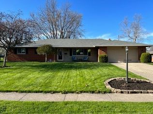 323 Grantham Dr, Englewood, OH 45322