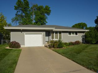 2725 Oleander Ct, Sioux City, IA 51106