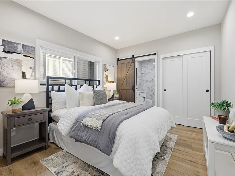 1113 S Pearl St — Photo 13