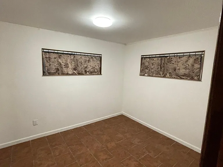 2563 Hearthside Dr — Photo 12