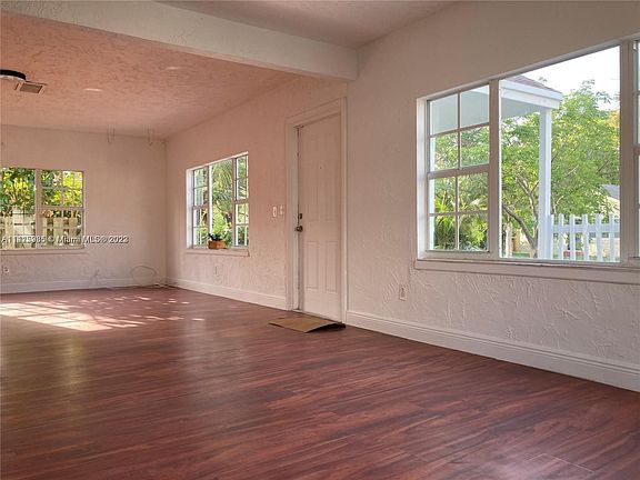 5th image of 643 33rd St