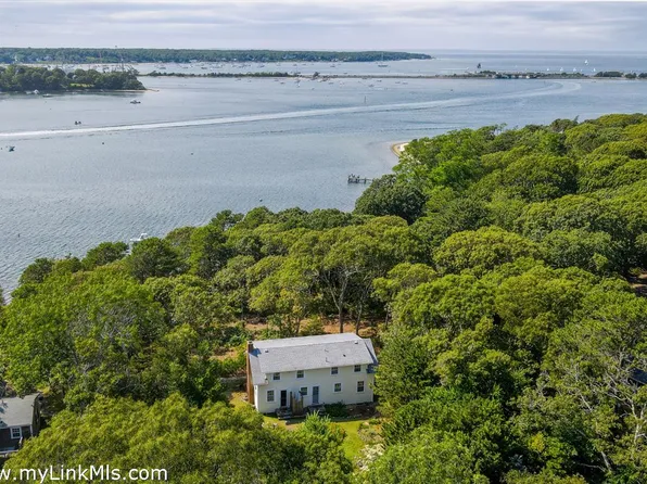 107 & 105 Barnes Rd, Oak Bluffs, MA 02557