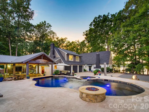 5401 Mountain Point Ln, Charlotte, NC 28216