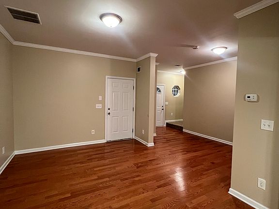 5th image of 321 Village Dr
