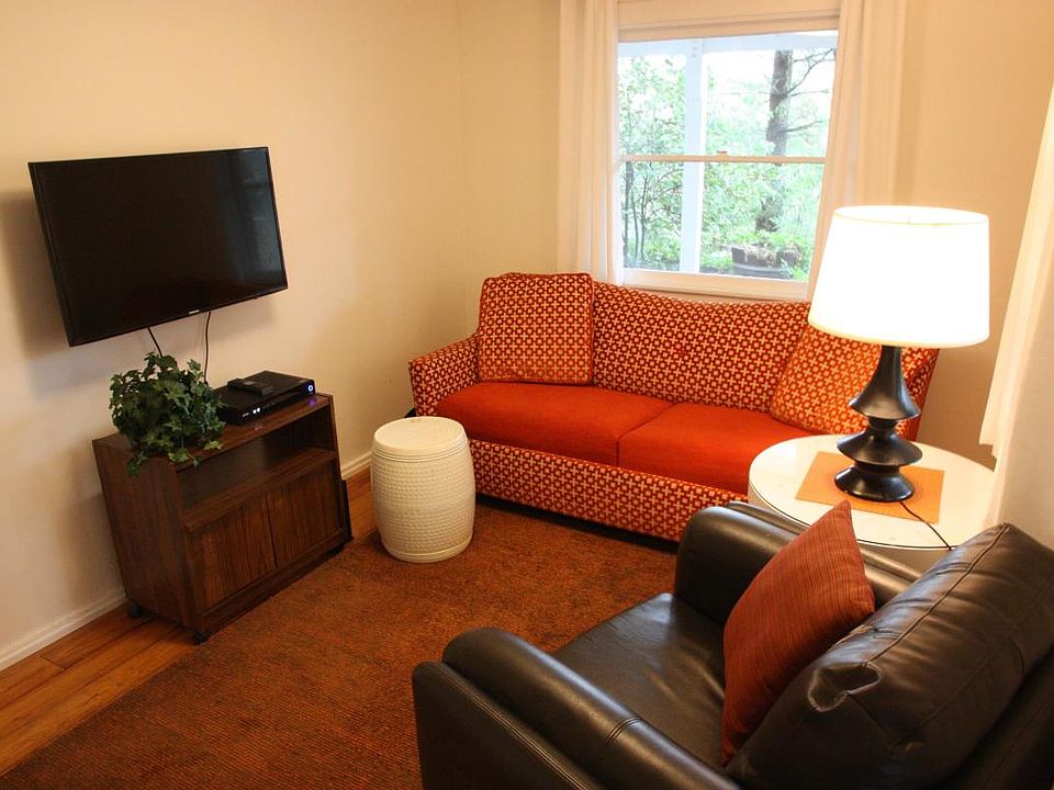 Living Room with "smart-TV"