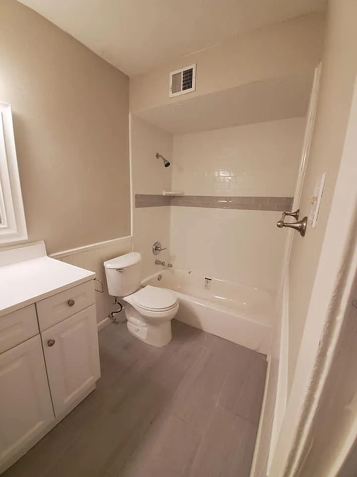 Building Photo - 6450 Lontos Dr