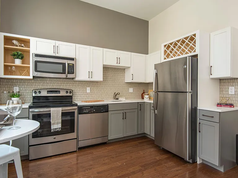 1700 Chestnut Street — Photo 14