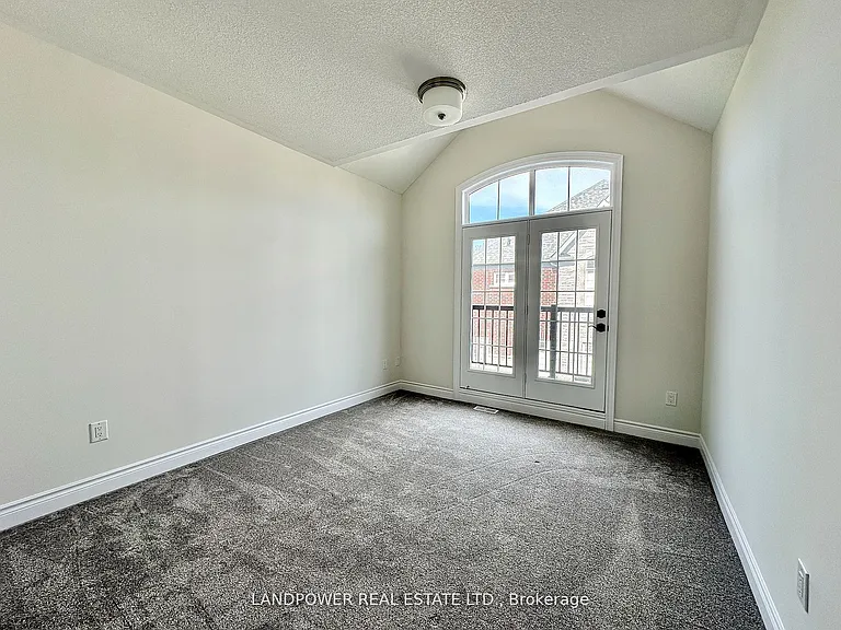 Beaufort Way — Photo 21