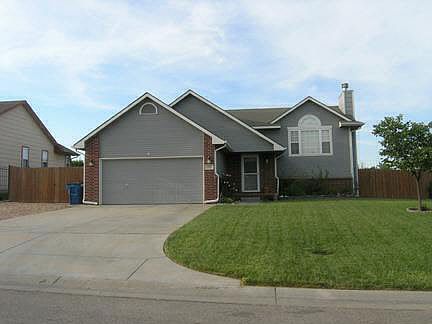 1st image of 302 Oakmont Ct