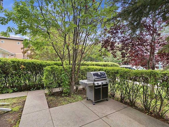 2nd image of 523 SE 34th St NW #1