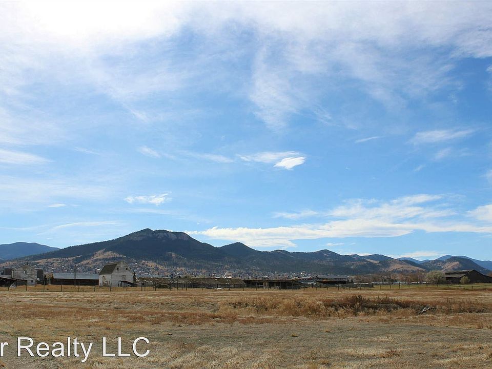 2nd image of 3810 Green Meadow Dr Unit B