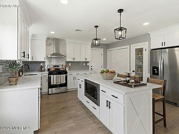 2nd image of 70 Innsbruck Drive