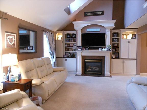 4th image of 8 Willowbend Dr